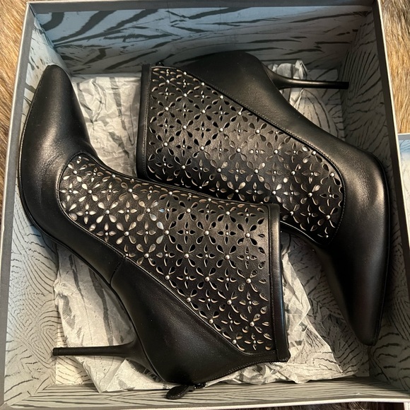 Alexander McQueen Booties - Picture 1 of 11